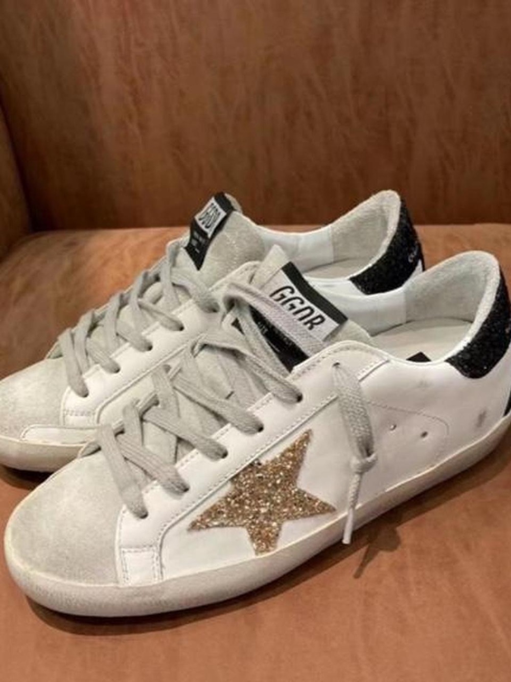 White Low-Top Sneakers with Gold Glitter Star and Black Heel